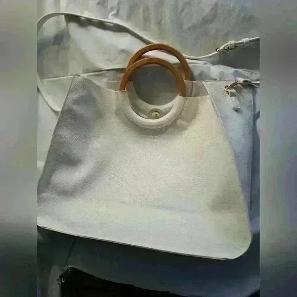 White faux Leather Tote - Picture 4 of 8